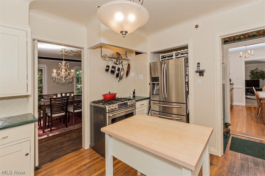 15015 Onaway Road Cleveland, OH 44120 - Photo 13 of 35