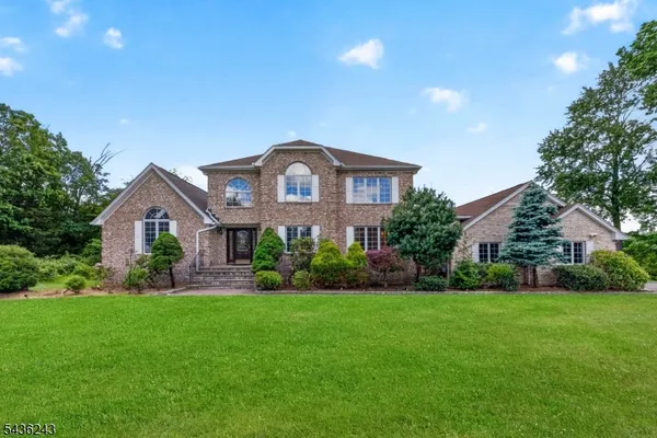 $1,350,000 | 8 Van Duyne Court, Montville, NJ 07082
