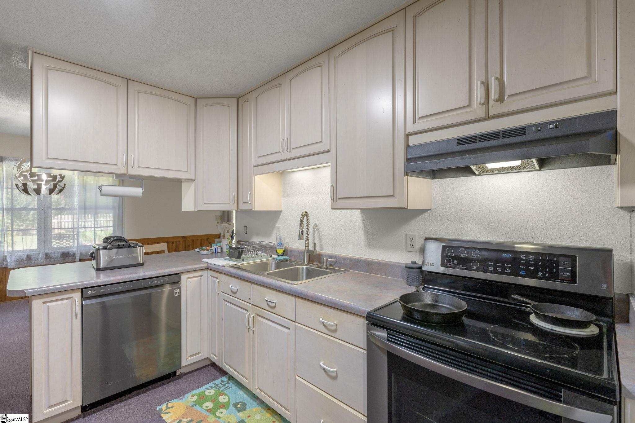 271 Issaqueena Drive Central, SC 29630 - Photo 22 of 36