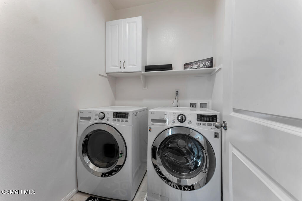 443 Stratus Lane, Unit 3 Simi Valley, CA 93065 - Photo 18 of 41 a utility room with dryer and washer