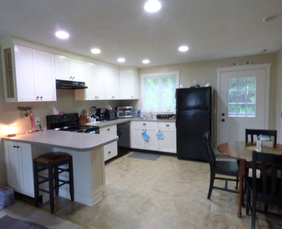 1430 Russell Road, Unit 14 Westfield, MA 01085 - Photo 7 of 16 Gallery Image 7