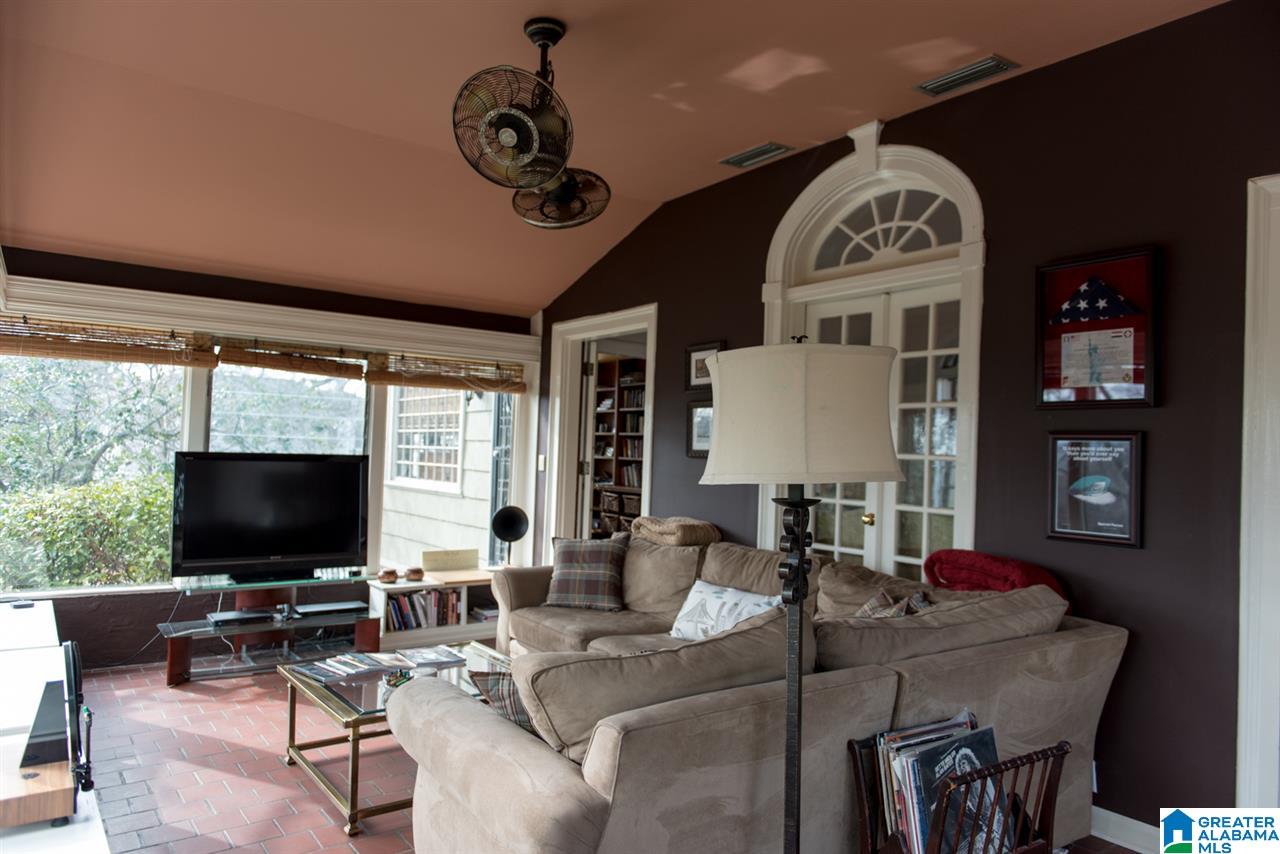 2640 Crest Road South Birmingham, AL 35223 - Photo 16 of 33