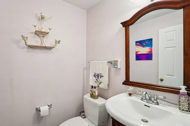 $749,900 | 4 Colony Brook Lane, Derry, NH 03038