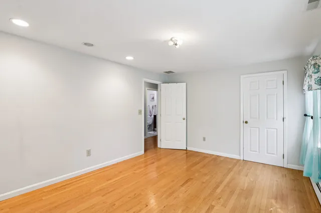 $749,900 | 4 Colony Brook Lane, Derry, NH 03038