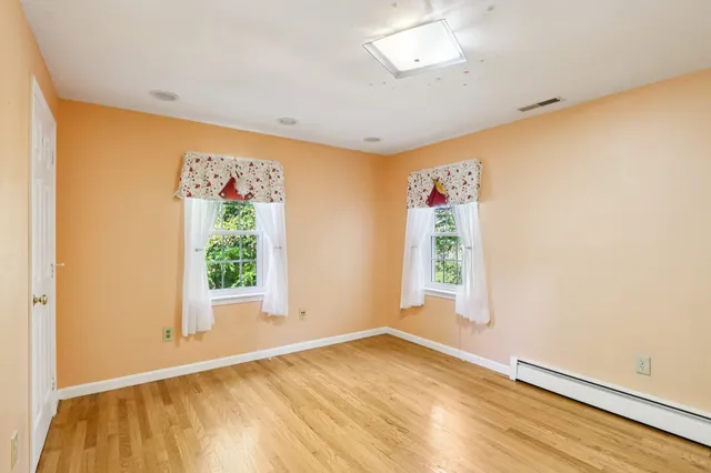 $749,900 | 4 Colony Brook Lane, Derry, NH 03038