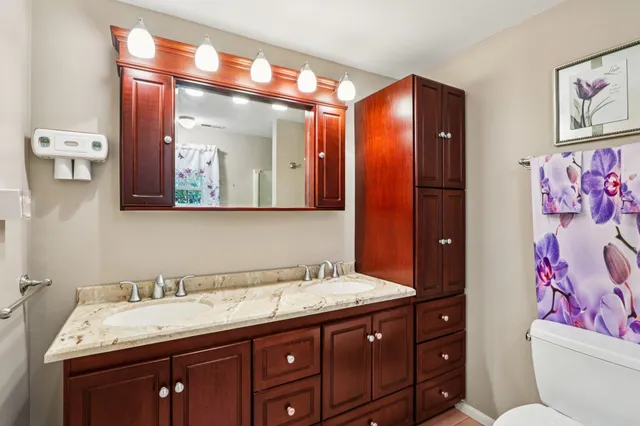 $749,900 | 4 Colony Brook Lane, Derry, NH 03038