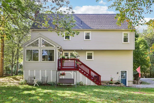 $749,900 | 4 Colony Brook Lane, Derry, NH 03038
