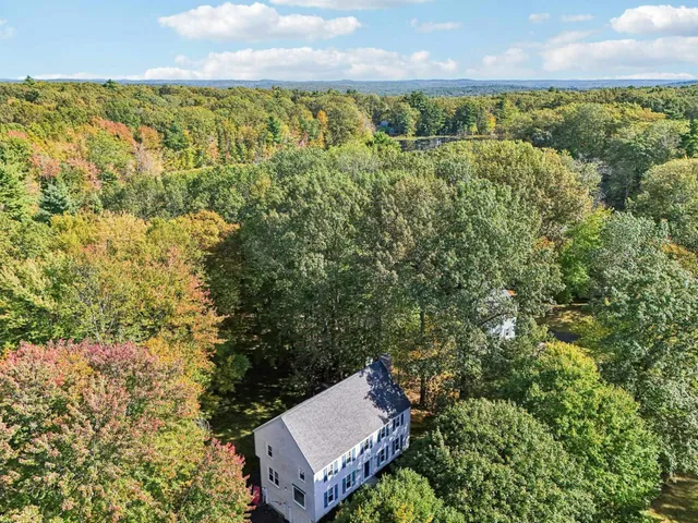 $749,900 | 4 Colony Brook Lane, Derry, NH 03038