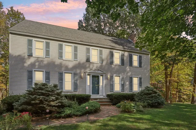 $749,900 | 4 Colony Brook Lane, Derry, NH 03038