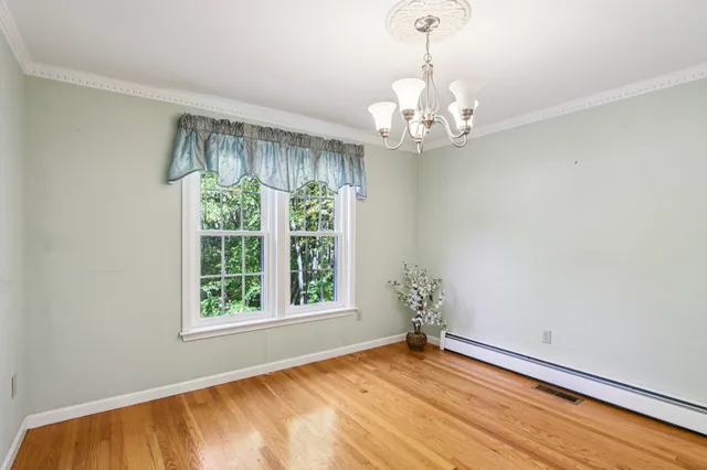 $749,900 | 4 Colony Brook Lane, Derry, NH 03038