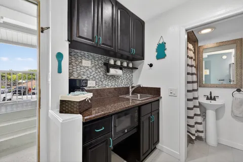 $205,000 | 75-5776 Kona Islander Inn, Unit 328, Kailua-Kona, HI 96740