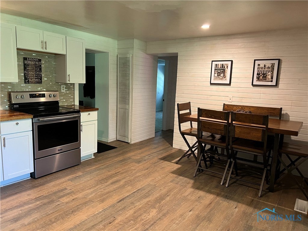 4203 Co Road Liberty Center, OH 43532 - Photo 4 of 15 Gallery Image 4