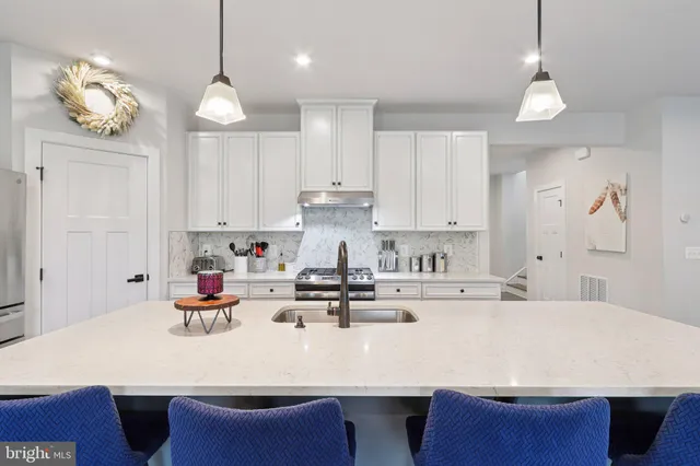 $800,000 | 1 Granville Drive, Fredericksburg, VA 22405