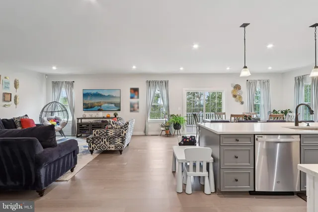 $800,000 | 1 Granville Drive, Fredericksburg, VA 22405