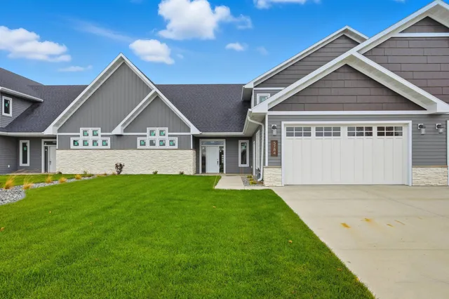 $872,900 | 5784 31st Street South, Fargo, ND 58104