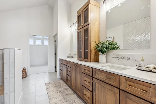 $872,900 | 5784 31st Street South, Fargo, ND 58104