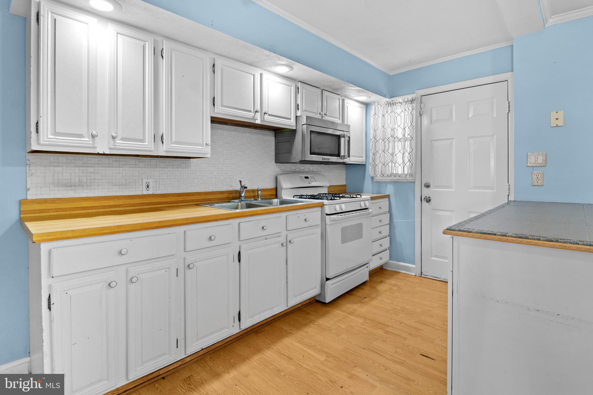 364 Leeanne Road Baltimore, MD 21221 - Photo 9 of 32