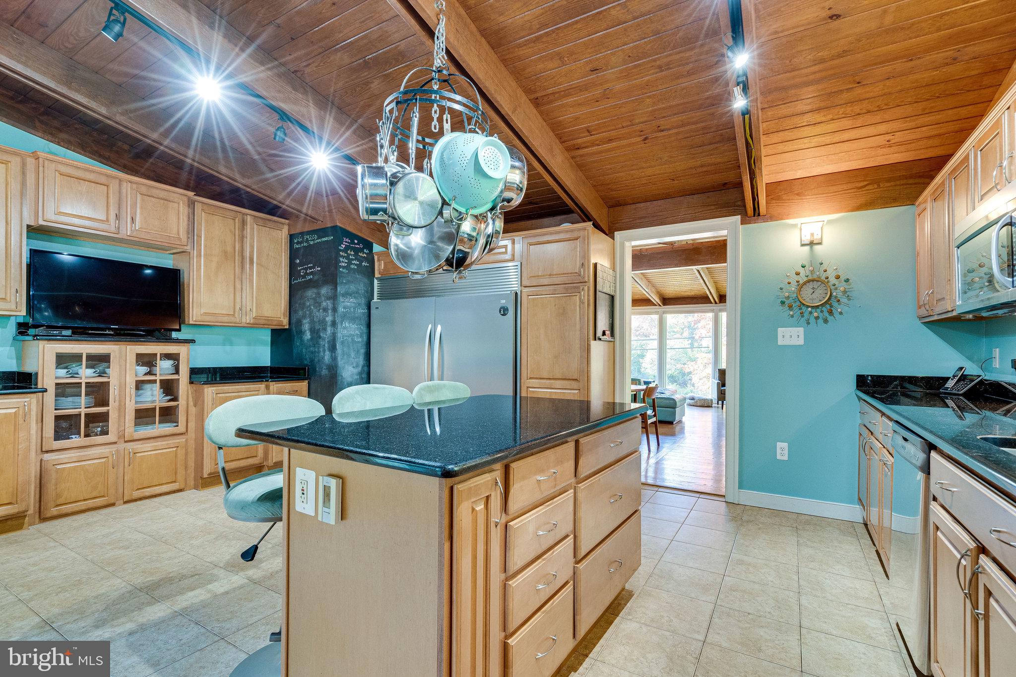 2925 Pine Spring Road Falls Church, VA 22042 - Photo 25 of 67 Kitchen