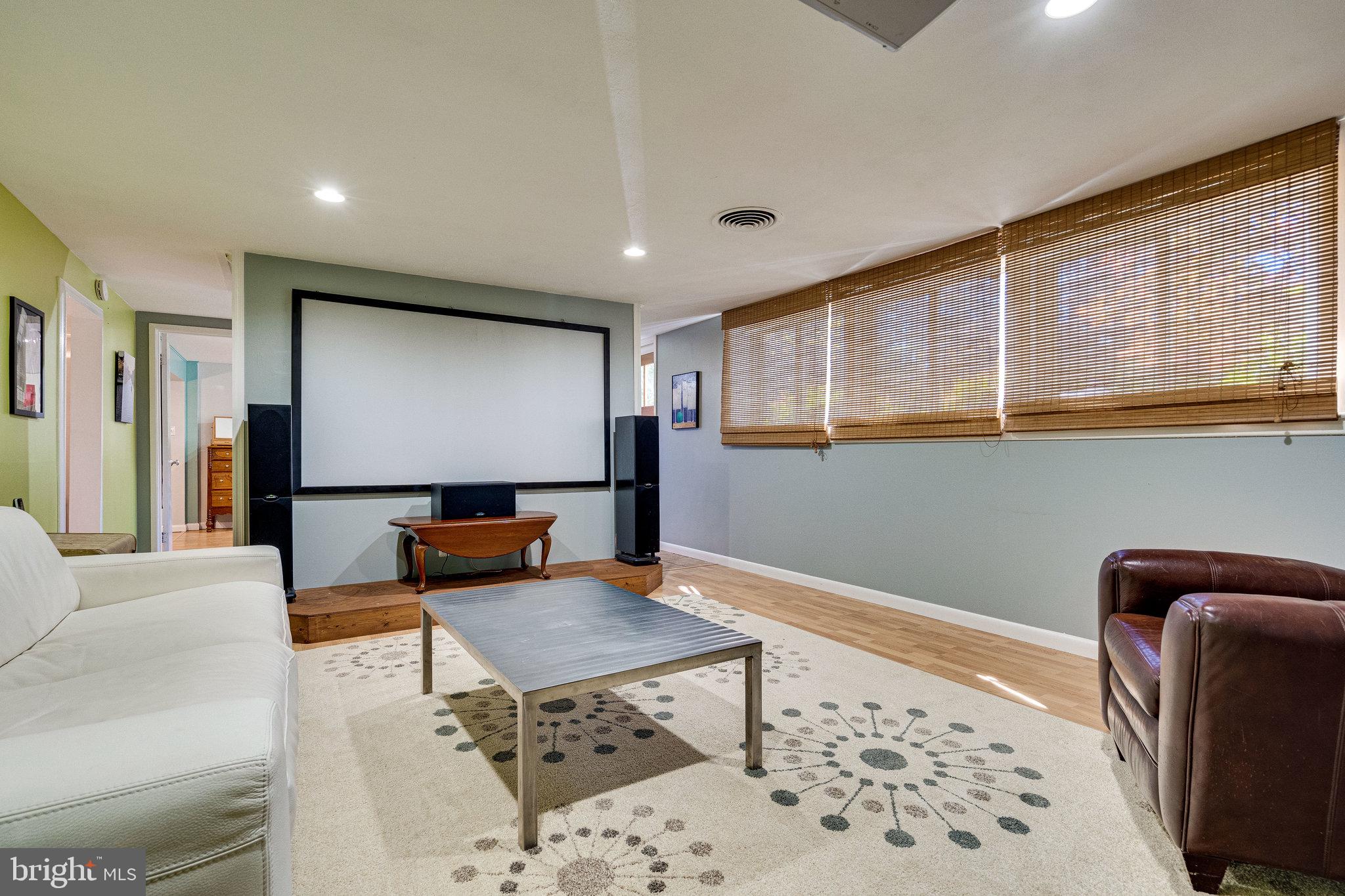 2925 Pine Spring Road Falls Church, VA 22042 - Photo 49 of 67 Family room