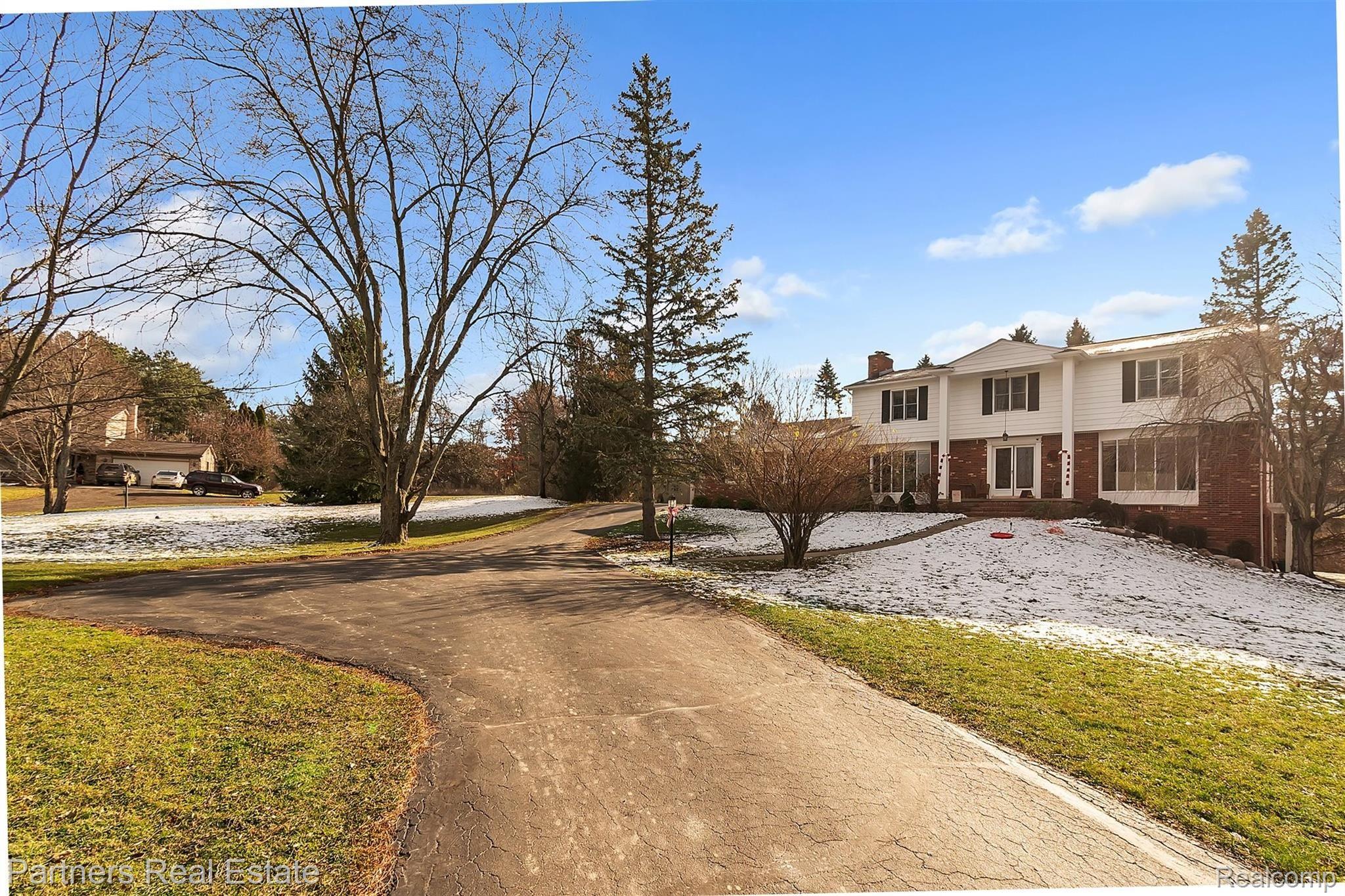 1859 Echo Hills Road Howell, MI 48855 - Photo 62 of 73 64-1859 Echo Hills Rd-windowstill-r.jpg
