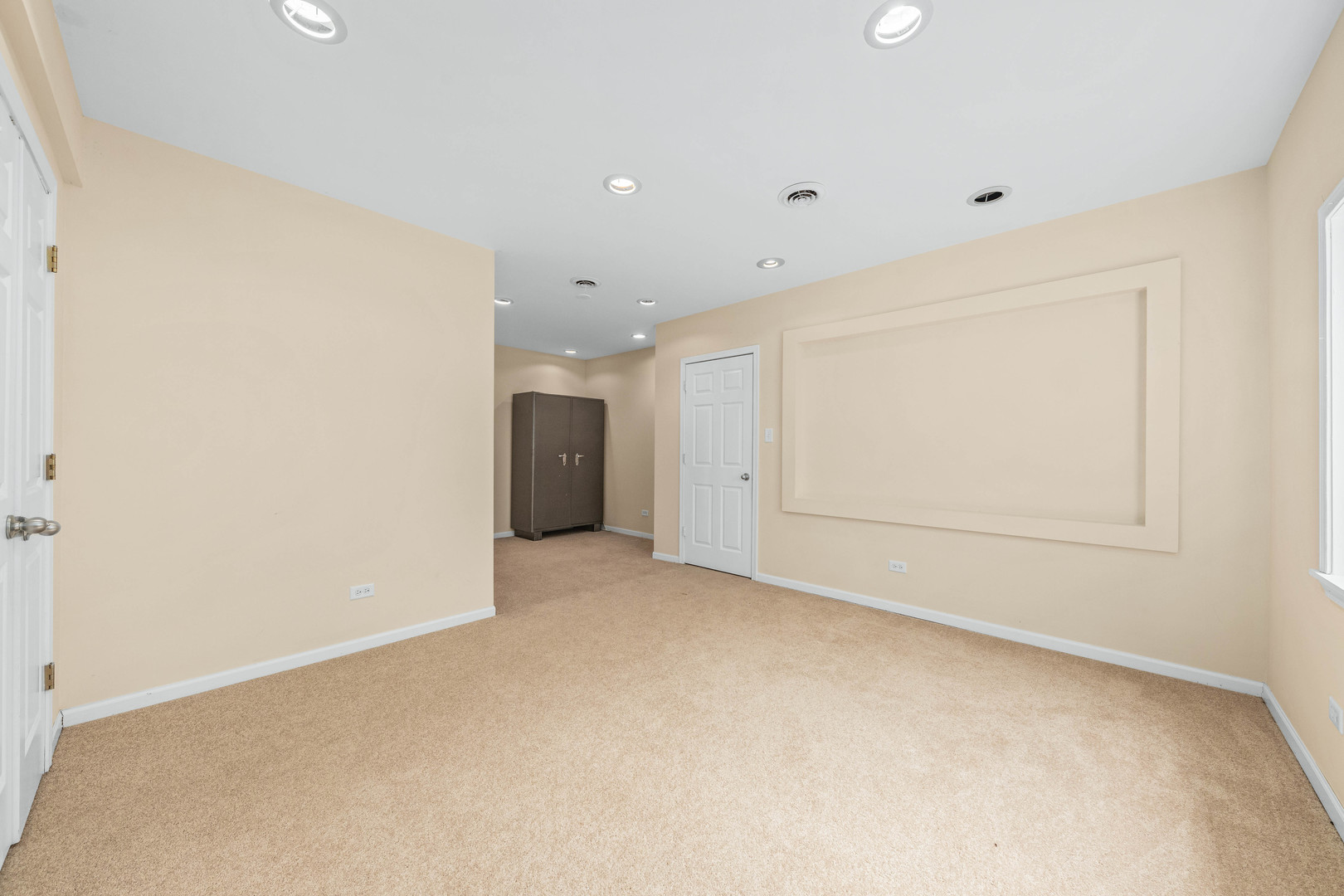 2 Alexander Court Bolingbrook, IL 60490 - Photo 41 of 43 a view of an empty room