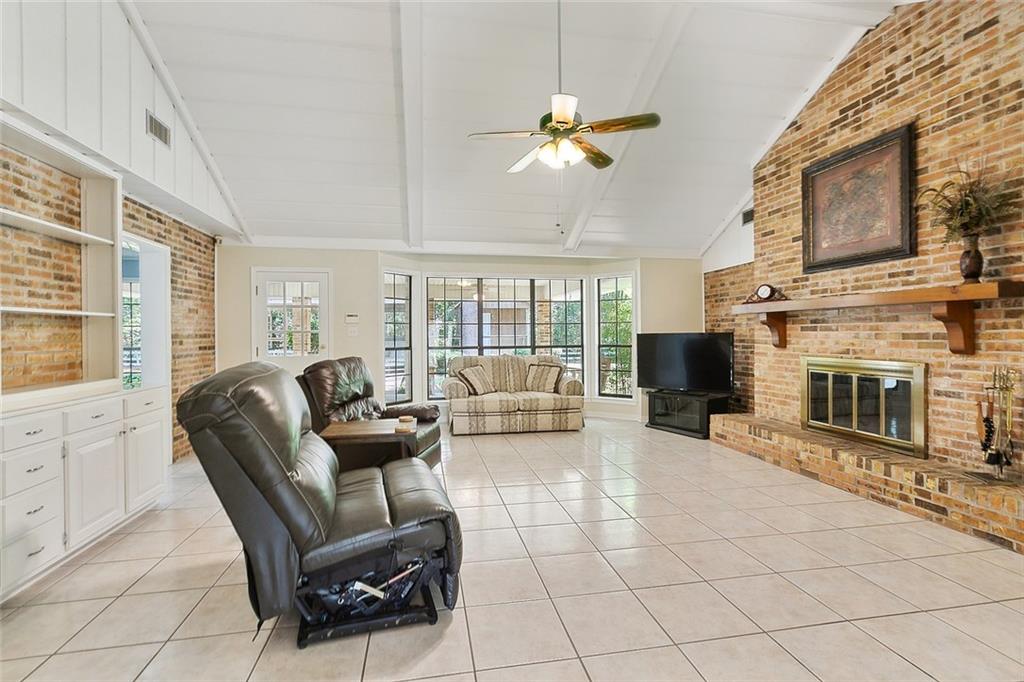 130 Reiher Road Mandeville, LA 70471 - Photo 9 of 32 Gallery Image 9