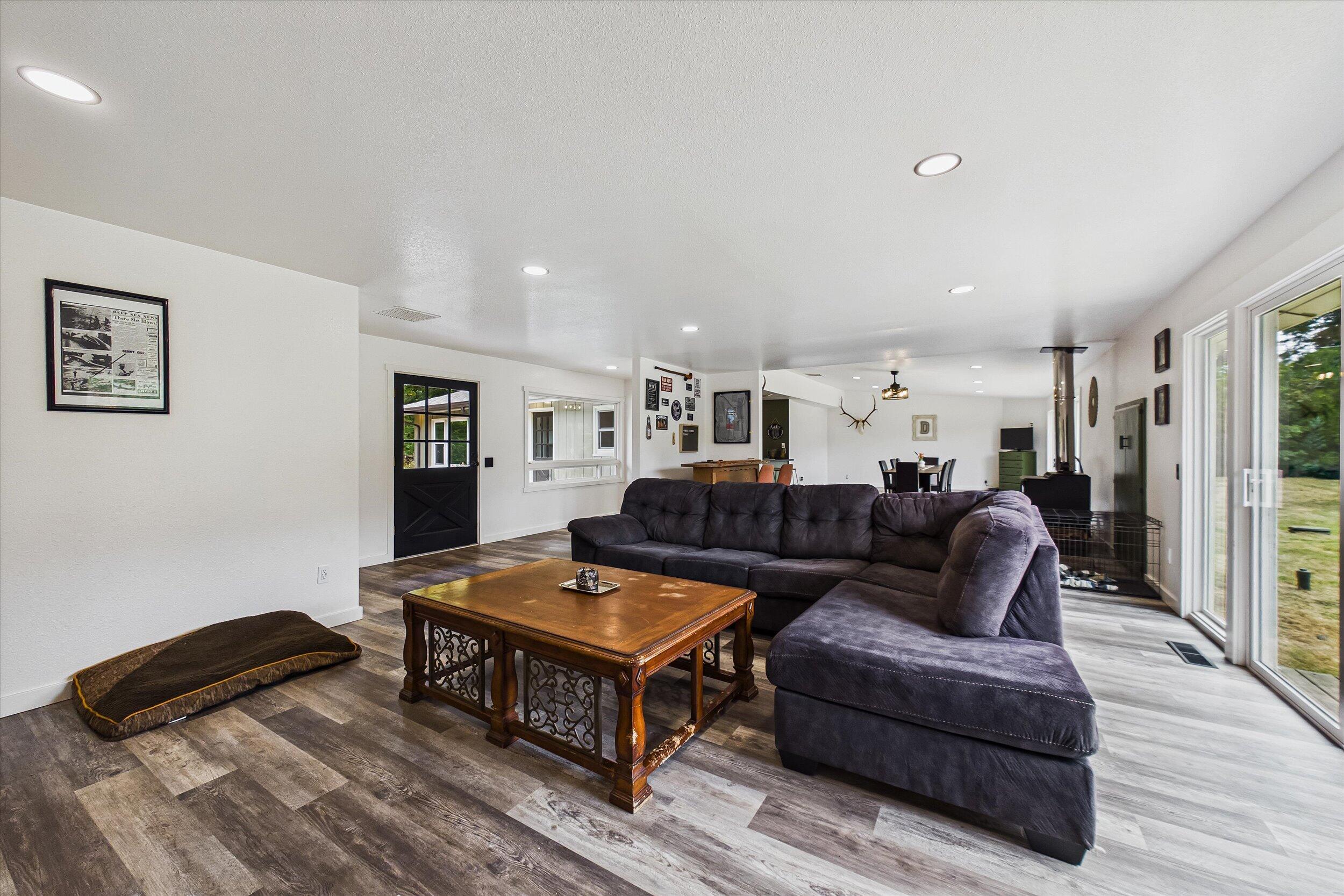 55 Eel Point Road Rio Dell, CA 95562 - Photo 11 of 59 Gallery Image 11