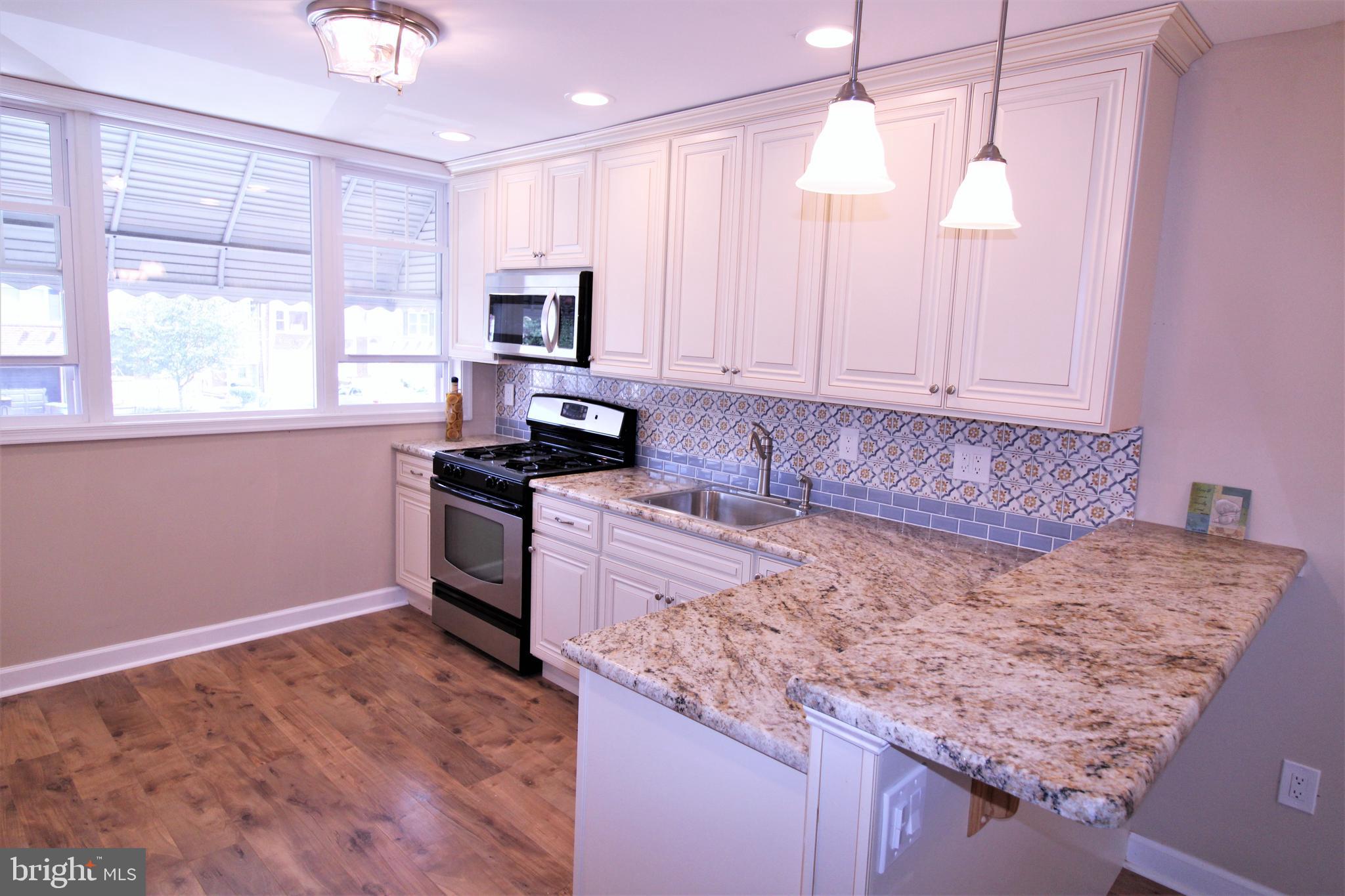 12132 Sweet Briar Road Philadelphia, PA 19154 - Photo 2 of 30 Gallery Image 2