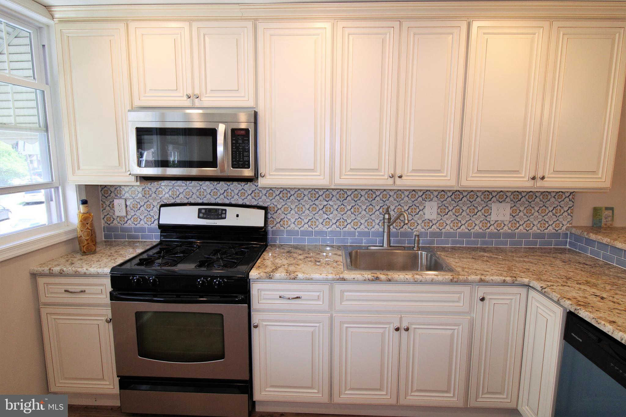 12132 Sweet Briar Road Philadelphia, PA 19154 - Photo 6 of 30 Gallery Image 6