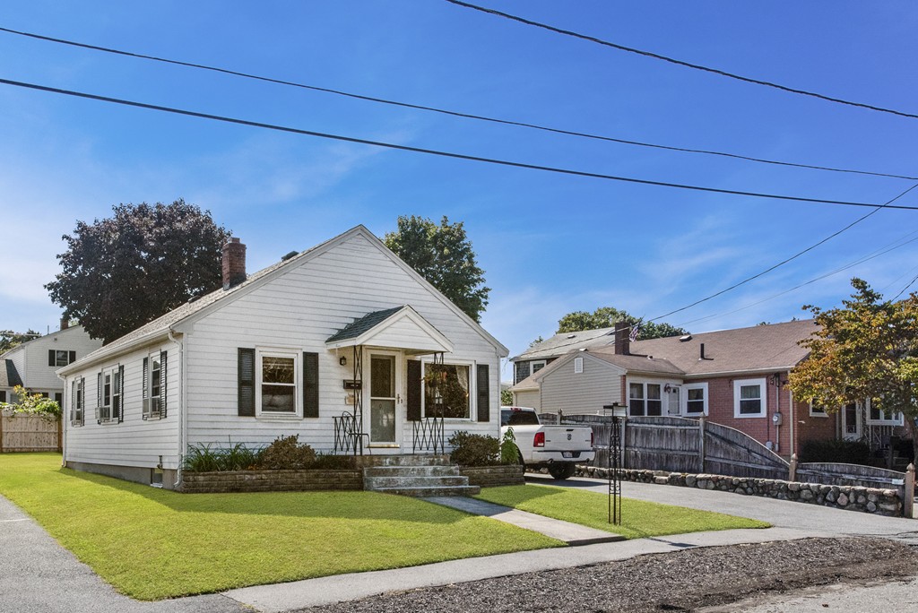 9 Roland Road Peabody, MA 01960 - Photo 3 of 22 Gallery Image 3