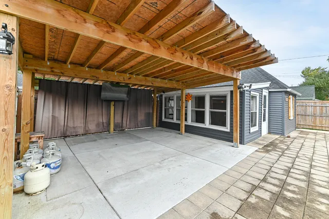 $300,000 | 2421 South 65th Street, West Allis, WI 53219