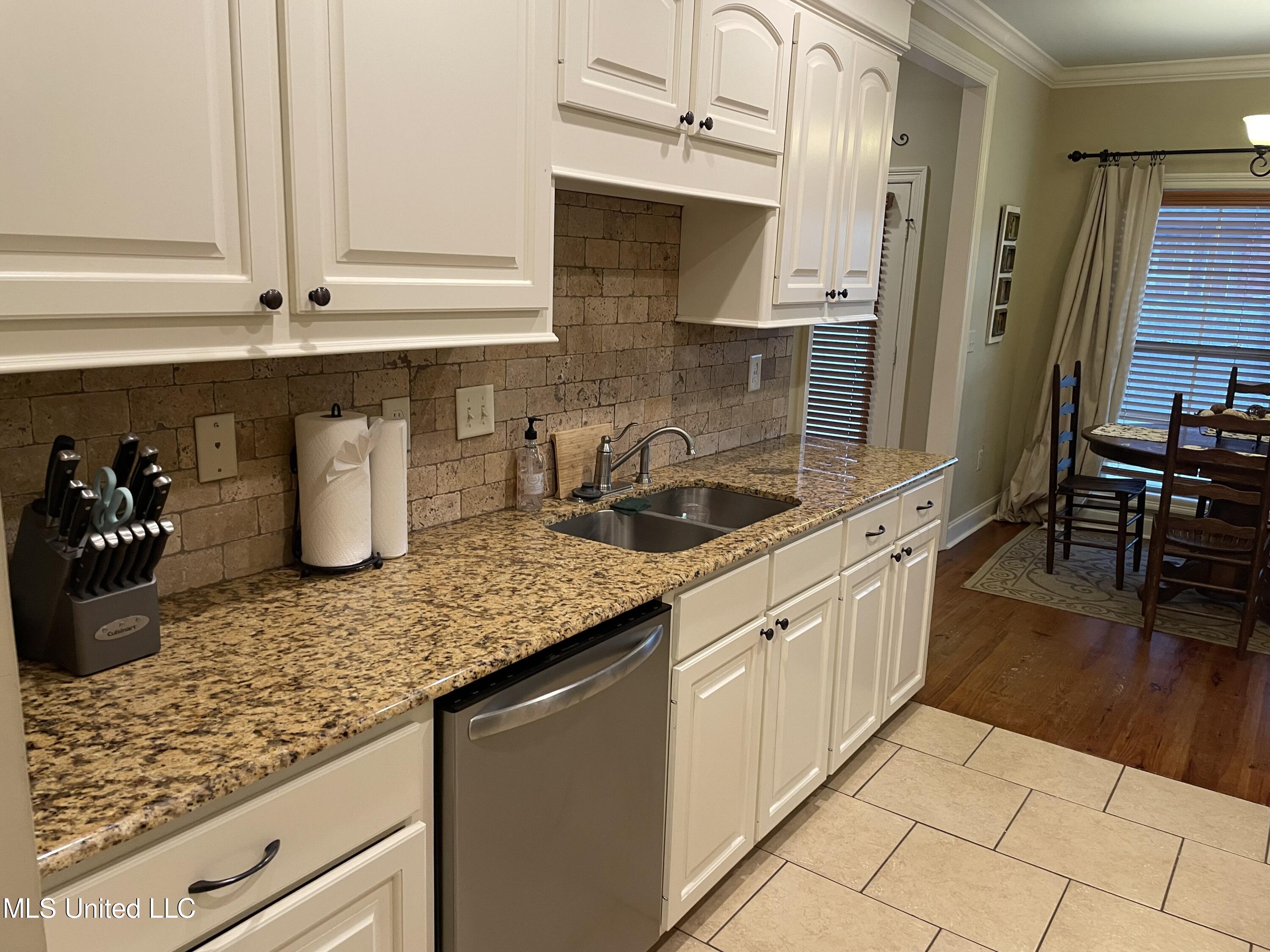 107 Cannon Run Canton, MS 39046 - Photo 11 of 38 IMG_4703