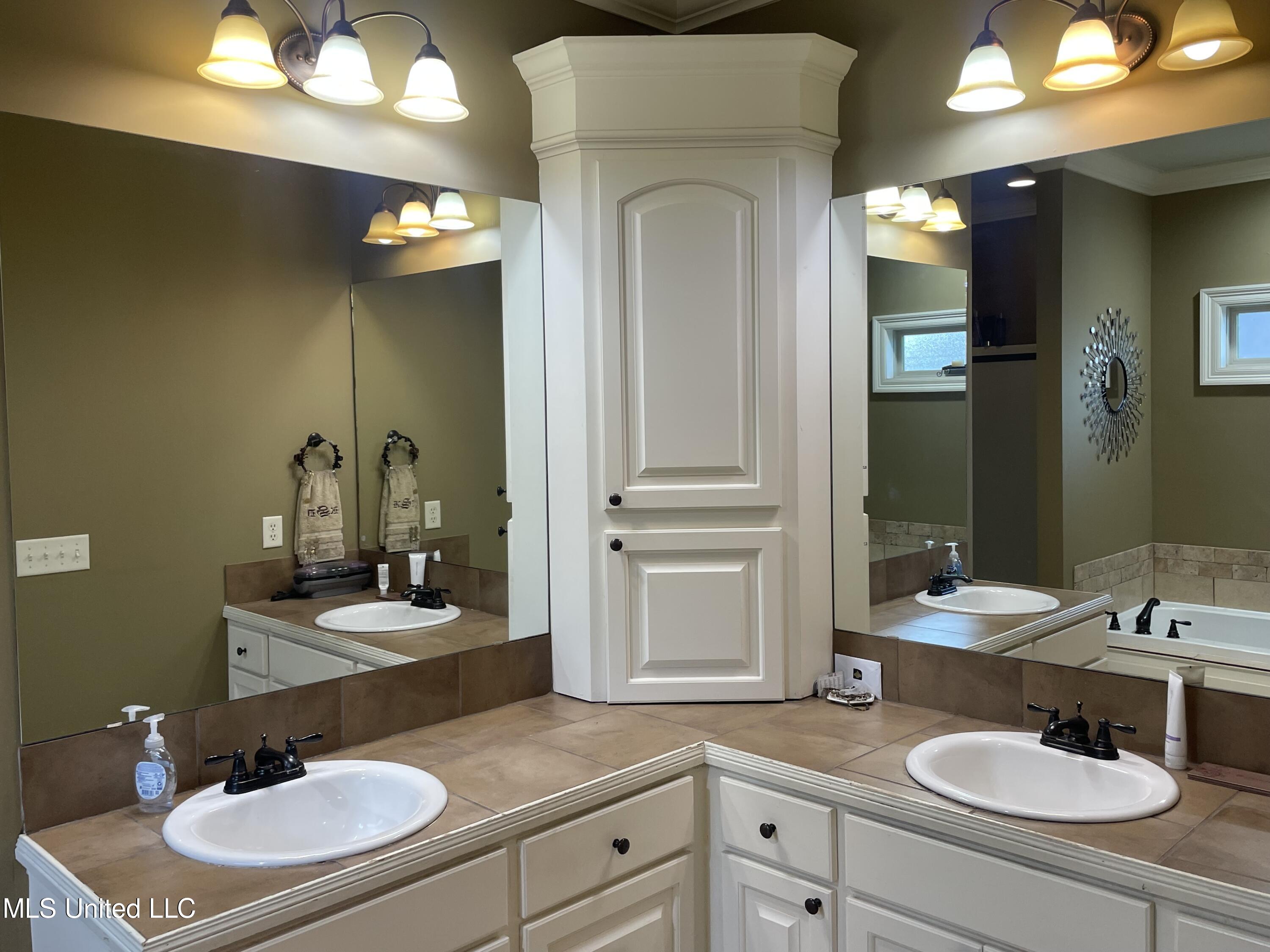 107 Cannon Run Canton, MS 39046 - Photo 19 of 38 IMG_4656