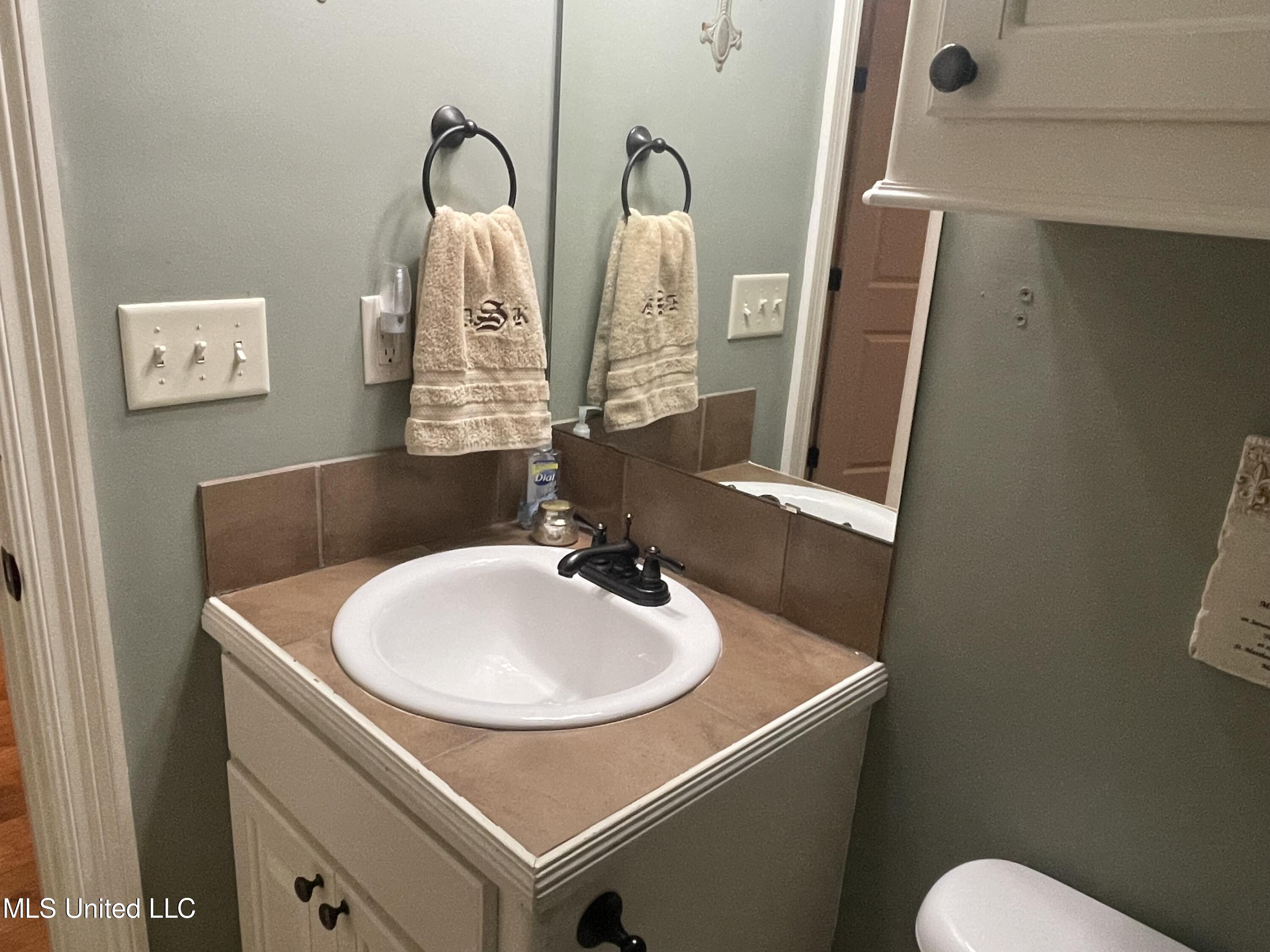 107 Cannon Run Canton, MS 39046 - Photo 32 of 38 IMG_4687