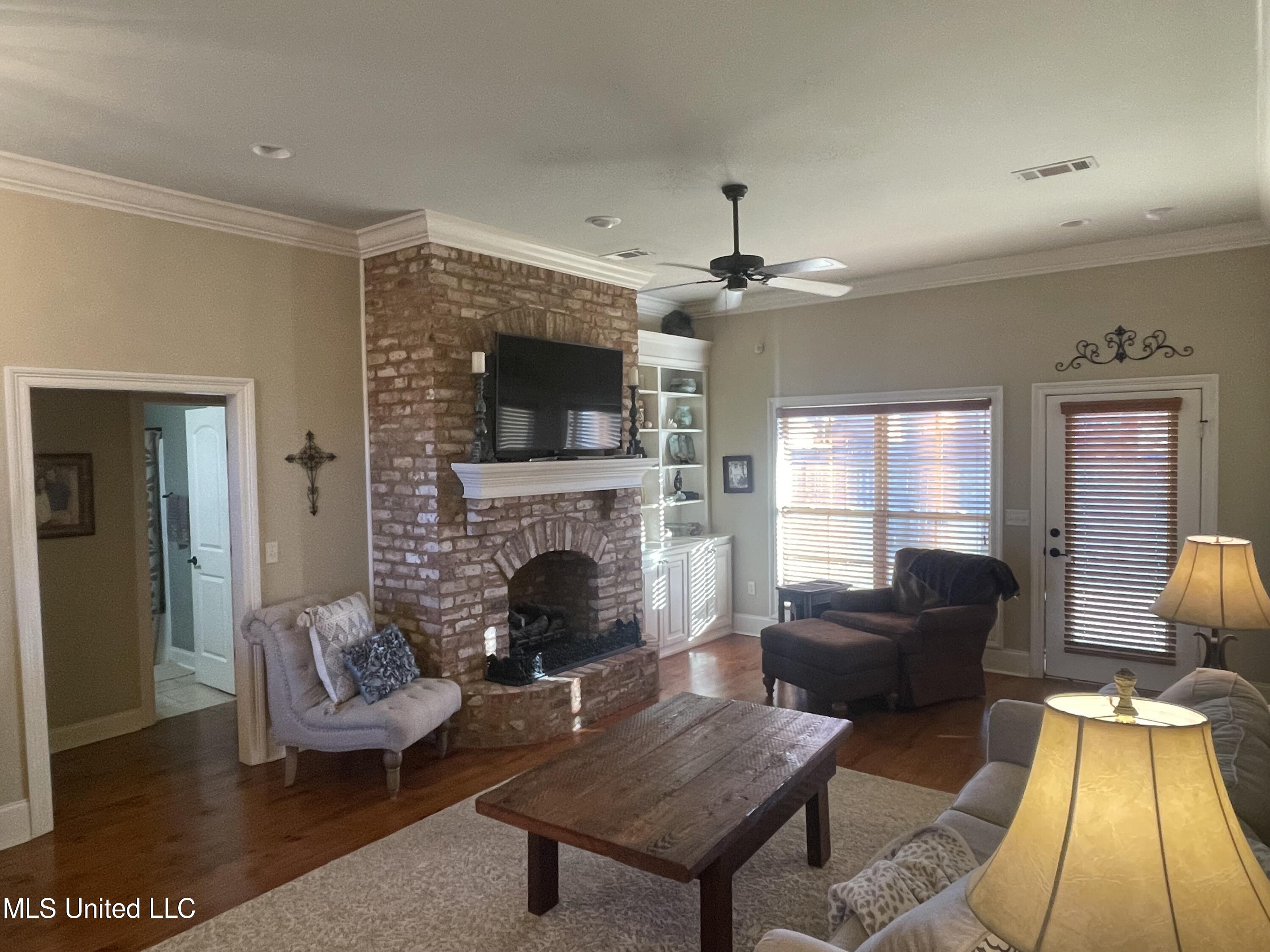 107 Cannon Run Canton, MS 39046 - Photo 4 of 38 IMG_4646