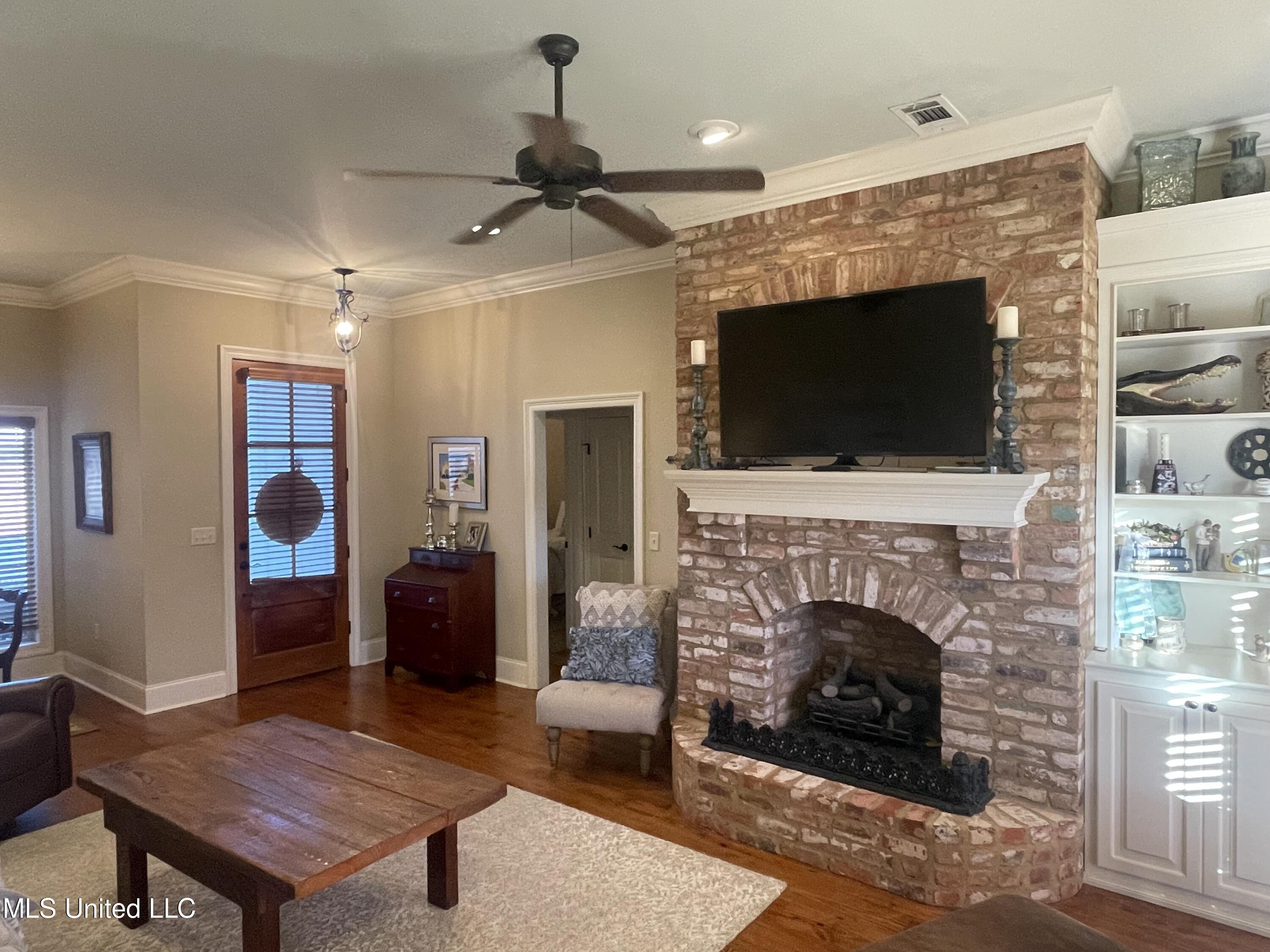 107 Cannon Run Canton, MS 39046 - Photo 5 of 38 IMG_4647