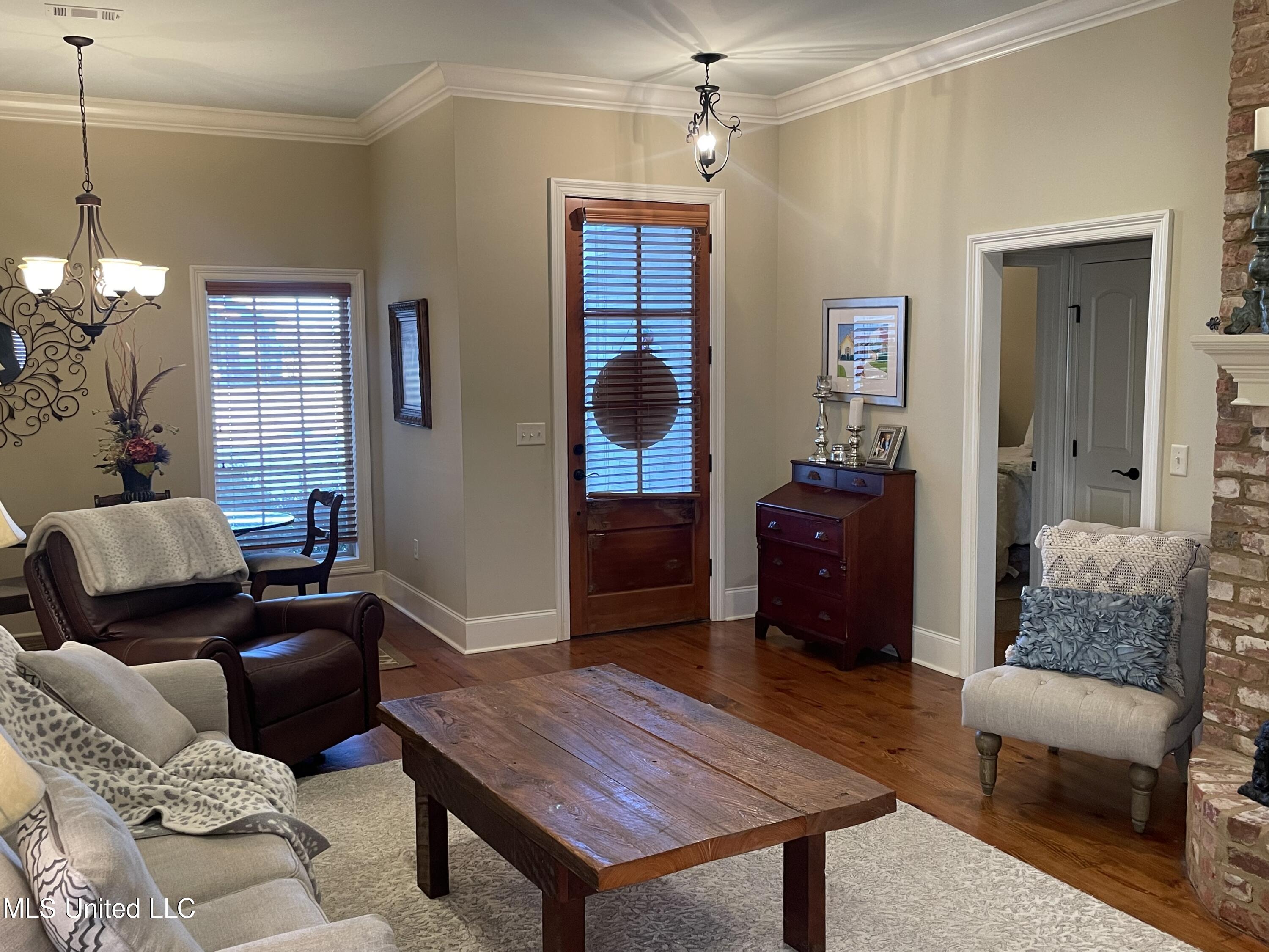 107 Cannon Run Canton, MS 39046 - Photo 8 of 38 IMG_4650