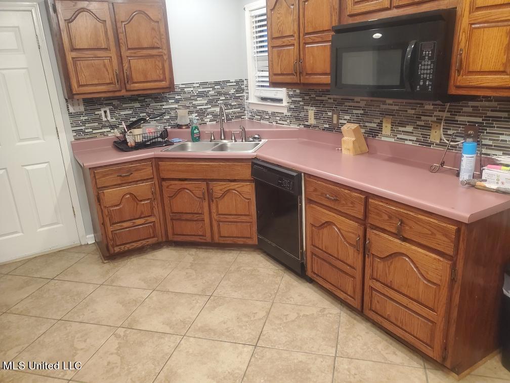 1537 Taska Road Red Banks, MS 38661 - Photo 12 of 14 Kitchen