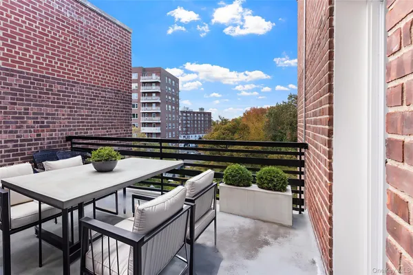 $599,000 | 1133 Midland Avenue, Unit 6F, Bronxville, NY 10708