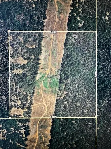 a view of entryway with outdoor view