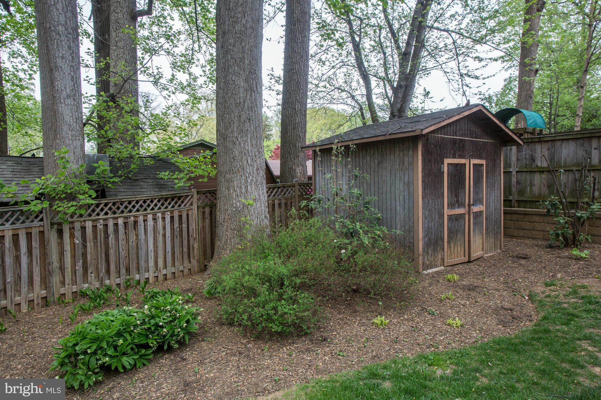 5511 Lambeth Road Bethesda, MD 20814 - Photo 28 of 30 Exterior (Rear)