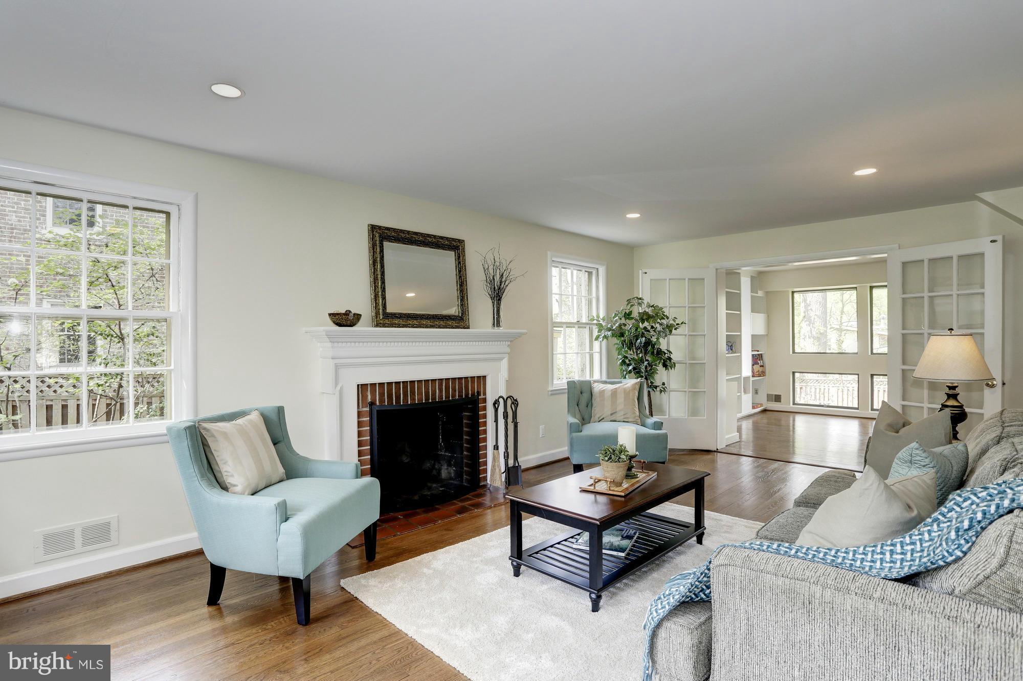 5511 Lambeth Road Bethesda, MD 20814 - Photo 4 of 30 Living Room