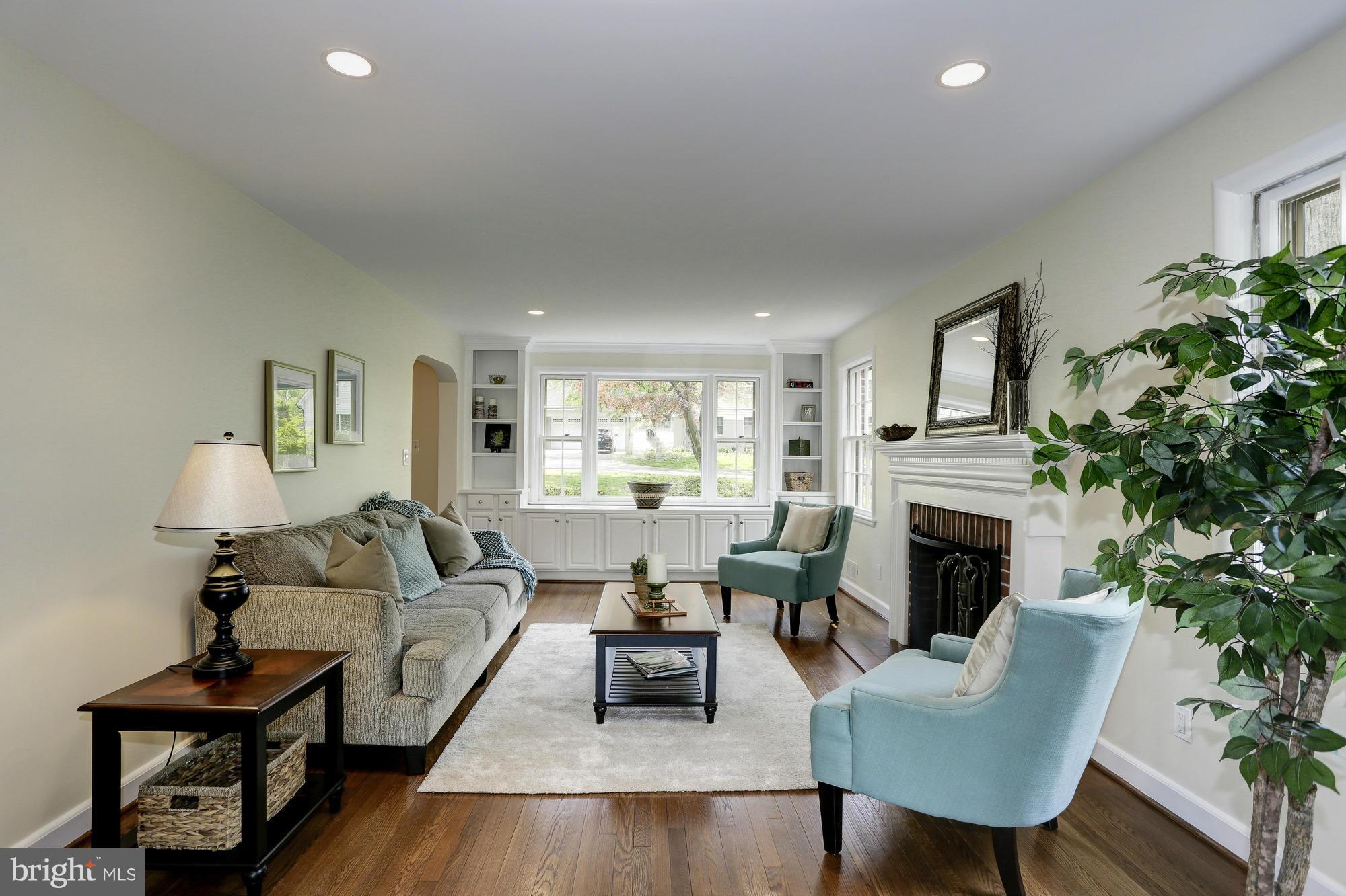 5511 Lambeth Road Bethesda, MD 20814 - Photo 6 of 30 Living Room
