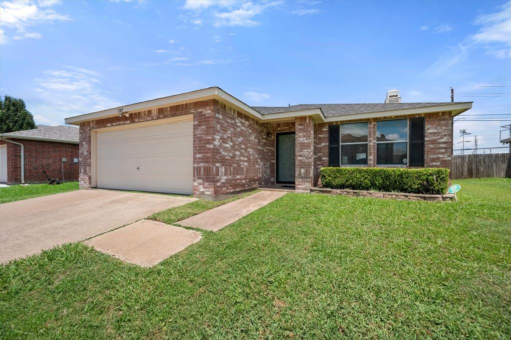 1105 Schenectady Road Arlington, TX 76017 - Photo 3 of 24