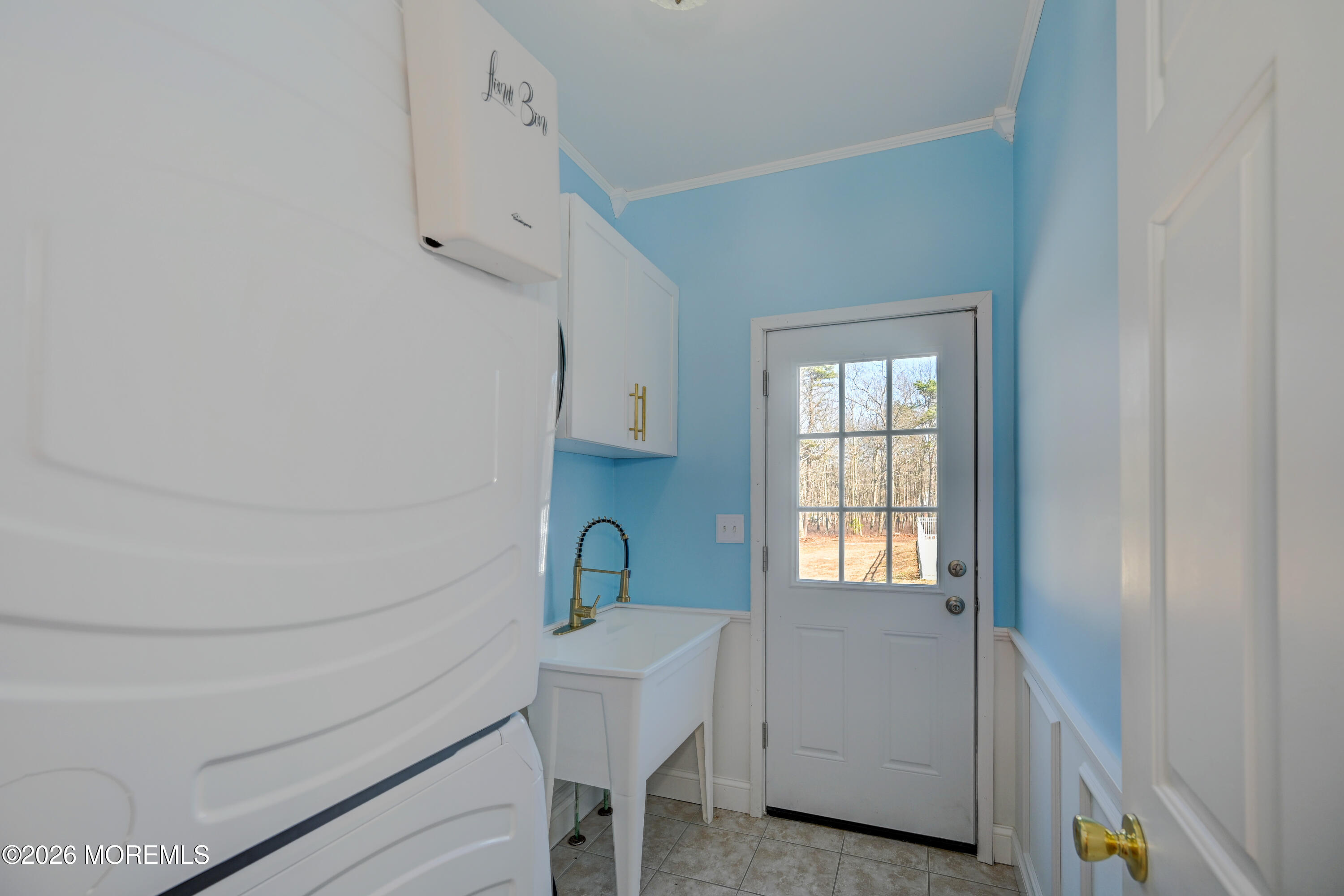 435 Vath Street Jackson, NJ 08527 - Photo 38 of 59 a view of a room that has a window and a closet