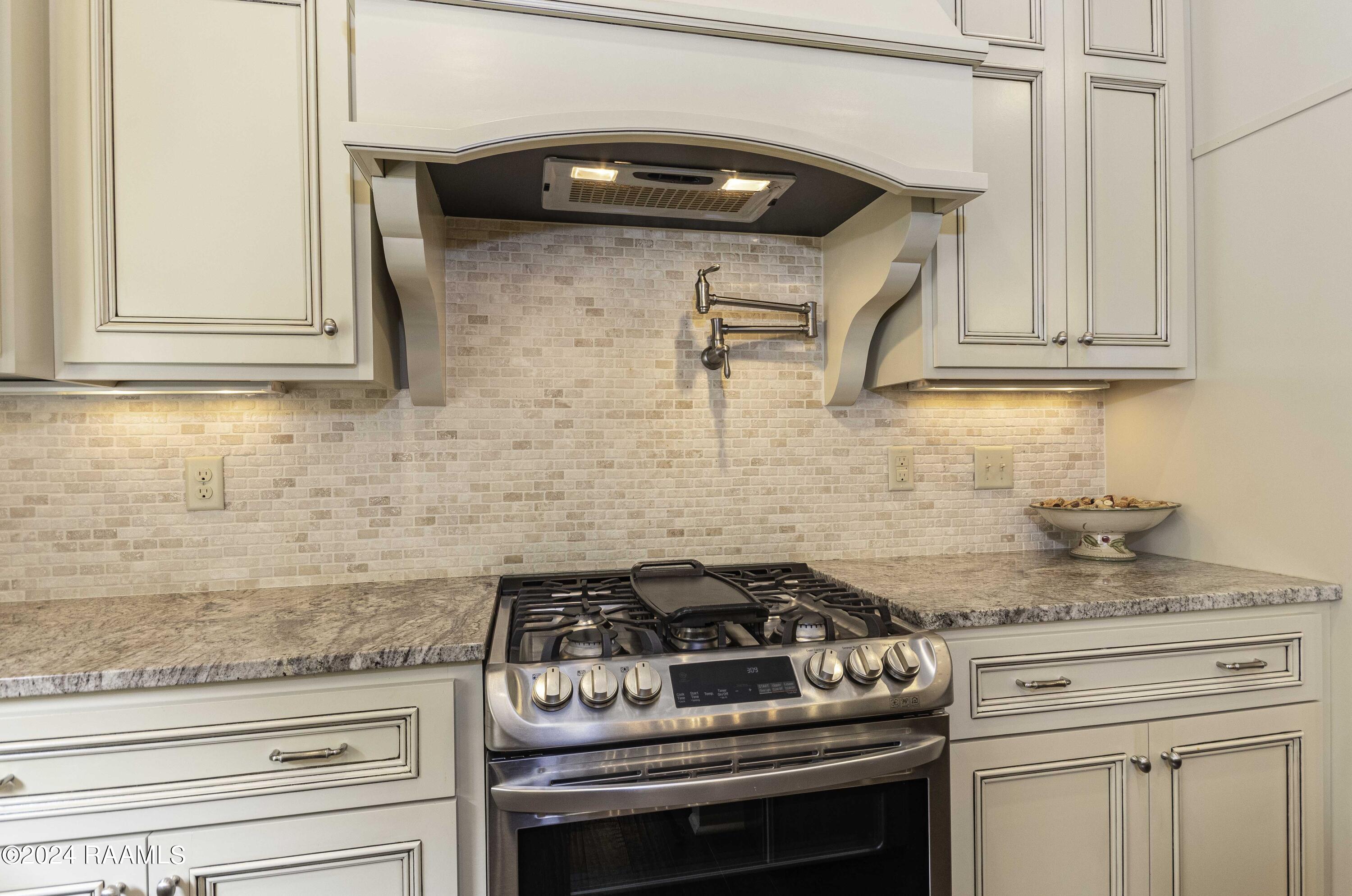 102 Brickell Way Lafayette, LA 70508 - Photo 16 of 30 Kitchen 4