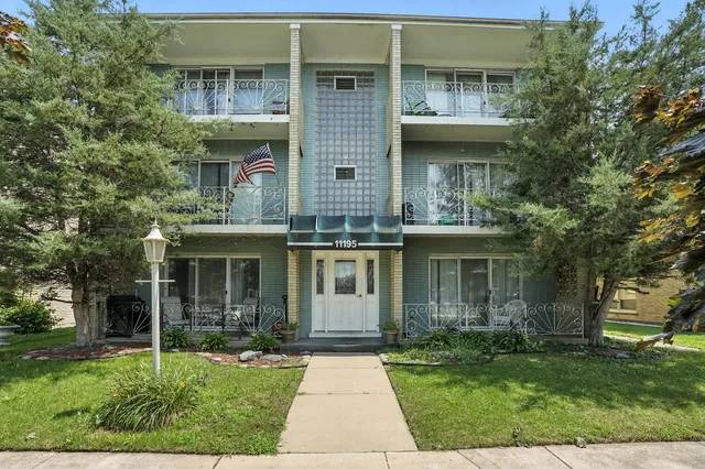 front view of house with a yard