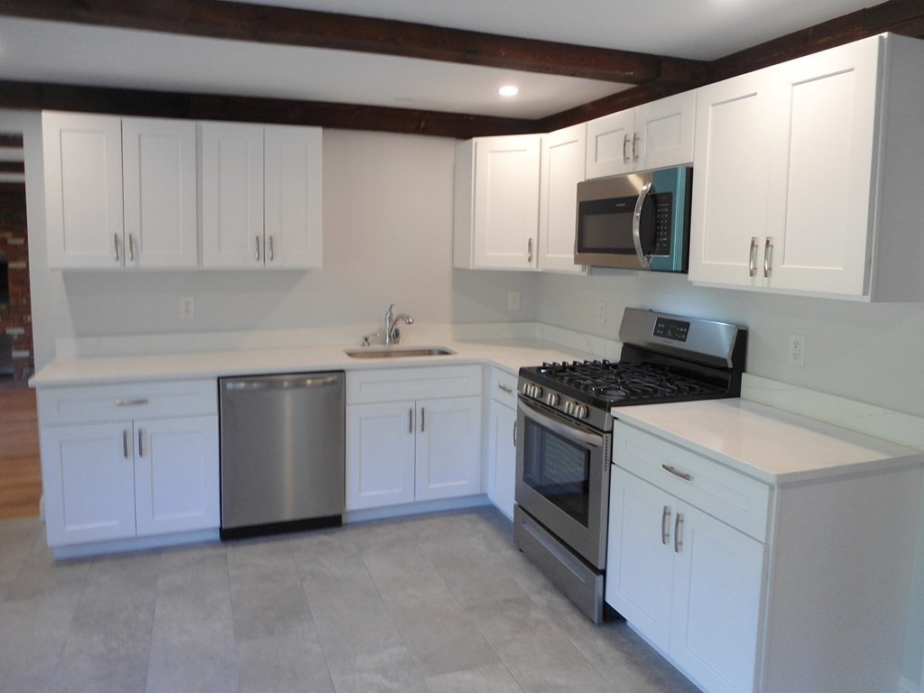 272 Old Oaken Bucket Road Scituate, MA 02066 - Photo 4 of 25 Gallery Image 4