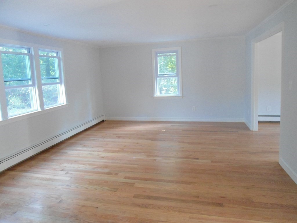 272 Old Oaken Bucket Road Scituate, MA 02066 - Photo 5 of 25 Gallery Image 5