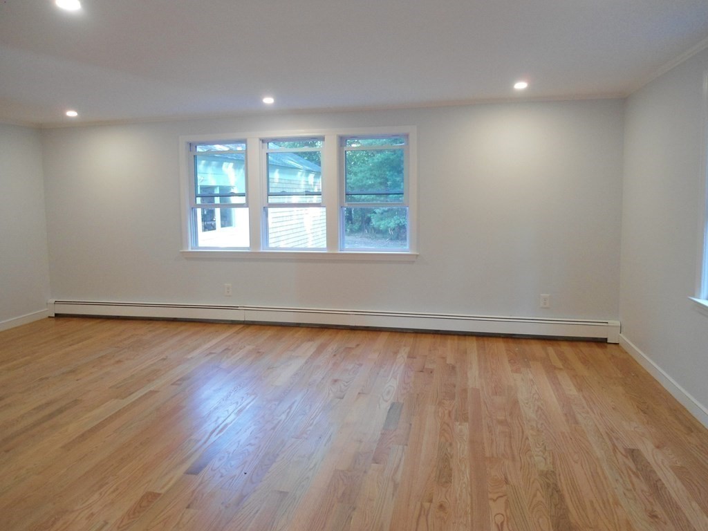 272 Old Oaken Bucket Road Scituate, MA 02066 - Photo 6 of 25 Gallery Image 6